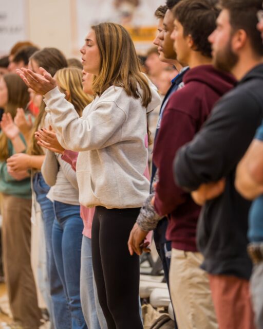 This past Tuesday, Matt Wurst (Director of Foothills FCA) spoke at Fleet Fellowship, giving a lesson on the parable of the Good Samaritan and what it means to love your neighbor as yourself! 
◦
◦
◦
#erskine #upstatesc #duewestsc #erskinealumni #greenvillesc #greenwoodsc #collegelife #campusvibes #collegecampus #collegestudents #collegebound #collegeexperience #collegegoals #studentlife #campusevents #studygram #campusinspo #collegemusic #collegecommunity #campusgoals #campusphotography #collegestudytips #southcarolina #dormlife #simpsonvillesc #columbiasc #collegefootball