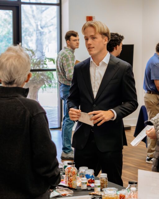 The Spring Career Fair took place last Tuesday and featured businesses and graduate schools from all across South Carolina!
◦
◦
◦
#erskine #upstatesc #duewestsc #erskinealumni #greenvillesc #greenwoodsc #collegelife #campusvibes #collegecampus #collegestudents #collegebound #collegeexperience #collegegoals #studentlife #campusevents #studygram #campusinspo #collegecommunity #campusgoals #campusphotography #collegestudytips #stem #southcarolina #dormlife #simpsonvillesc #columbiasc #collegefootball
