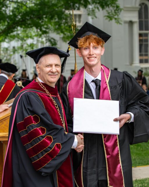 We’re so proud of our grads! 🎓 📸
#erskinecollege