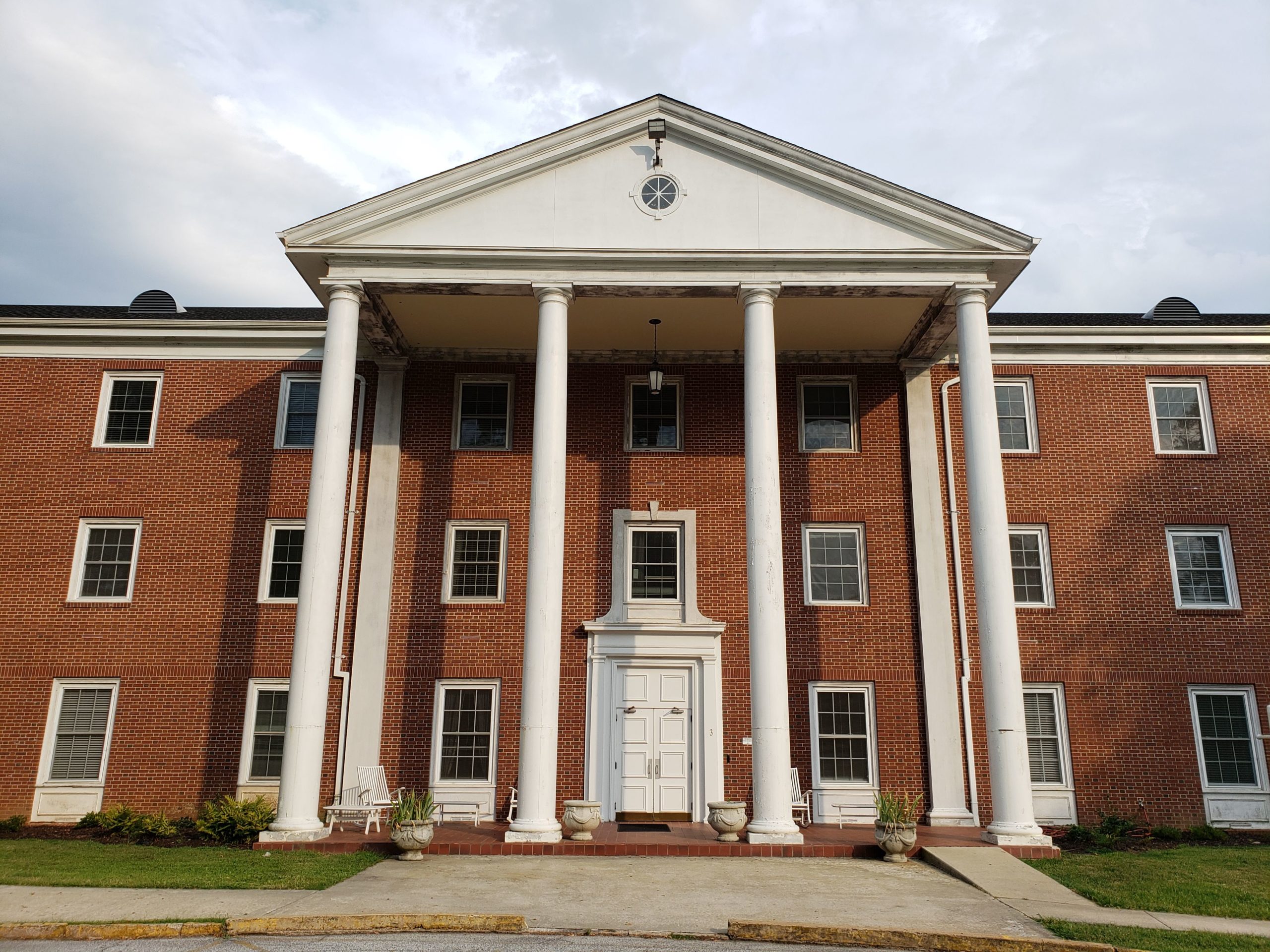 Bonner Hall Bonner Hall, established 1970: a three-story residence hall housing first-year and returning men. Click to learn more.