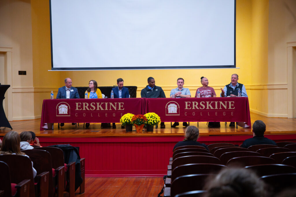 Alumni panel speaks to students