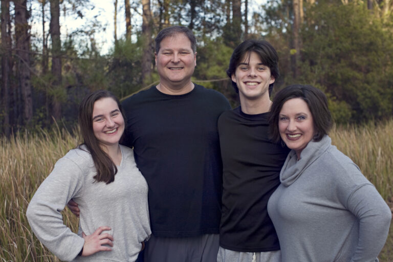 Jodi Long family photo–outdoors