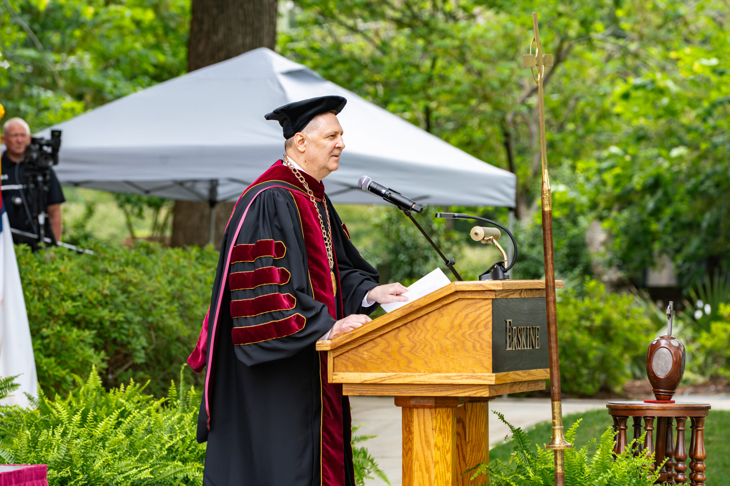 Dr. Adamson of Erskine College addresses the audience at the 2026 commencement.