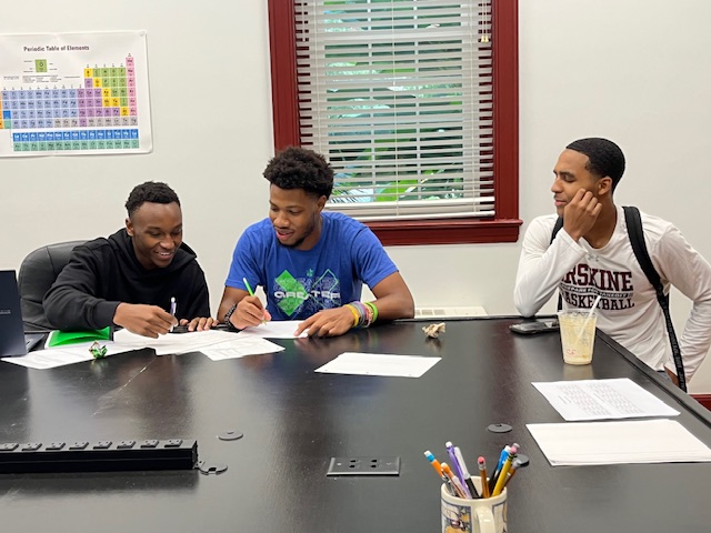 Students at SI