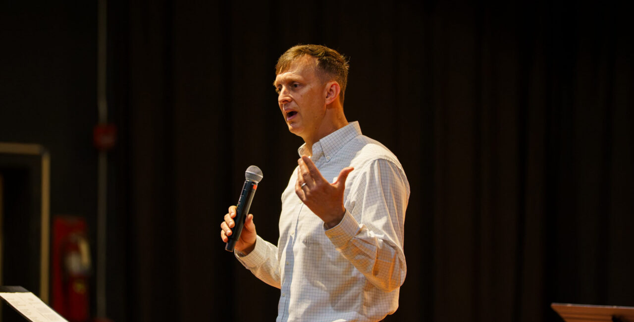 Campus Pastor Drew Arrington speaks at Fleet Fellowship